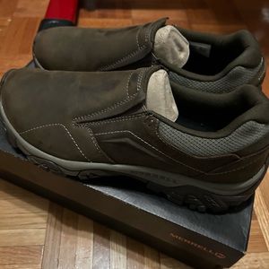 Men’s Merrell MOAB Adventure Moc Boulder Shoes size 10.5, slip on NEW